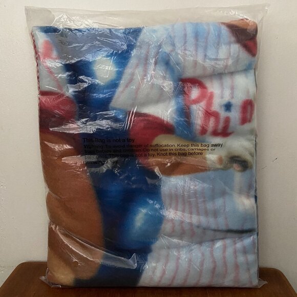 NEW Chase Utley Philadelphia Phillies 2007 Mother's Day Stadium Giveaway Blanket - Picture 1 of 3
